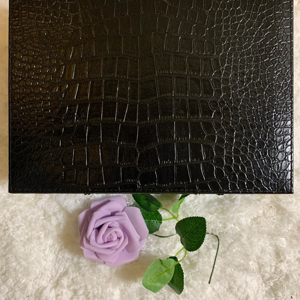 Makeup Kit - Picture 2 of 7